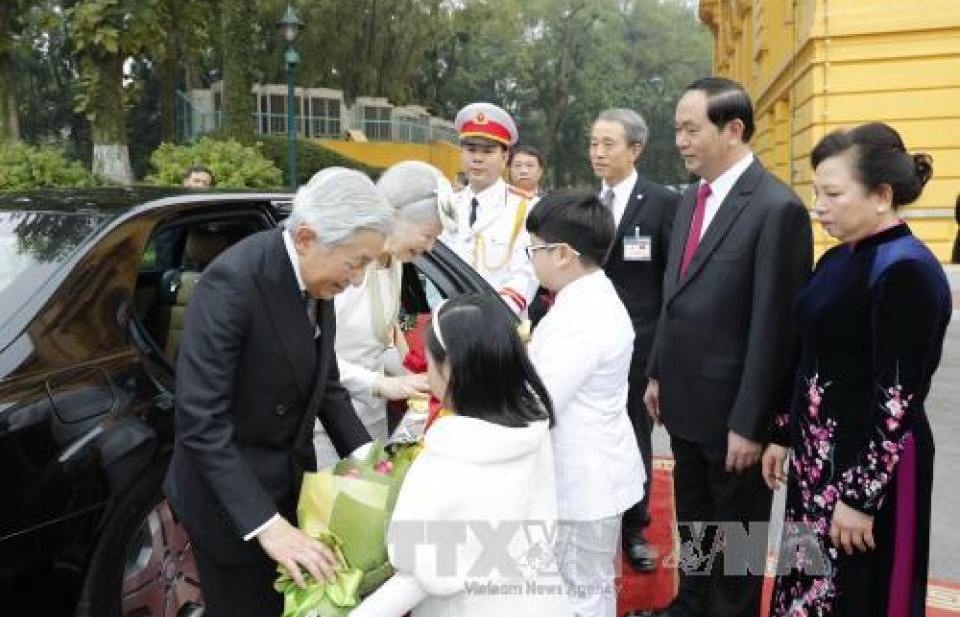 Nhà vua Nhật Bản Akihito và Hoàng hậu kết thúc tốt đẹp chuyến thăm cấp Nhà nước tới Việt Nam