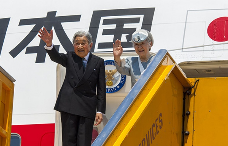 Nhà vua và Hoàng hậu Nhật Bản rời Huế - những khoảnh khắc xúc động