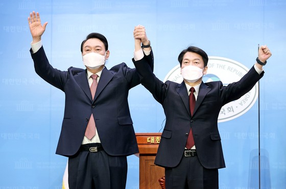 Tổng thống đắc cử Hàn Quốc công bố nhân sự chủ chốt của Ủy ban chuyển tiếp Chính phủ.