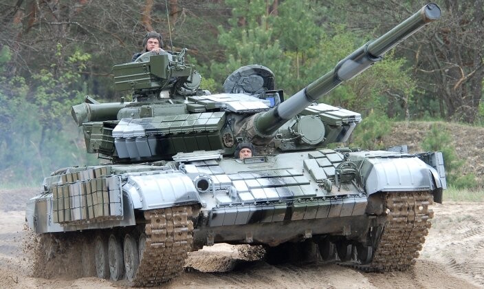 Quân đội Ukraine hiện sở hữu một số lượng lớn xe tăng chiến đấu chủ lực T-6. (Nguồn : MWM)