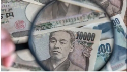 Đồng Yen 'đổ đèo' bởi Ngân hàng trung ương Nhật đang là ngoại lệ trên toàn cầu