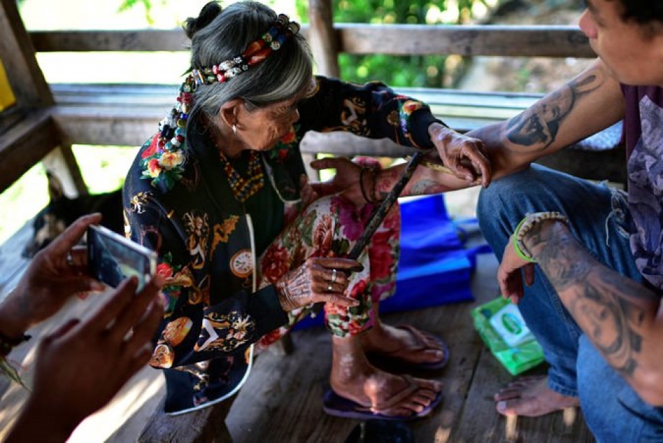 nghe nhan xam minh tram tuoi o kalinga