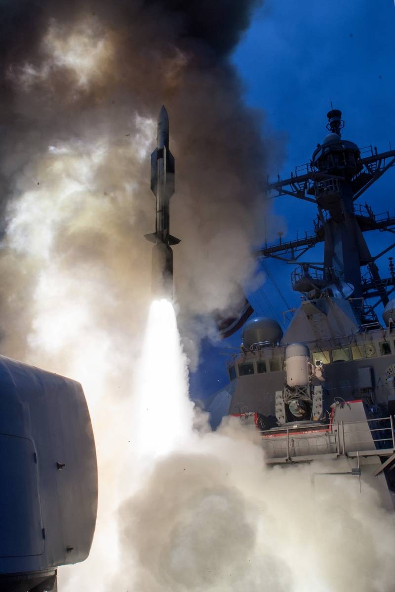 Mỹ sẽ nâng cấp tên lửa 'sát thủ đánh chặn' SM-6