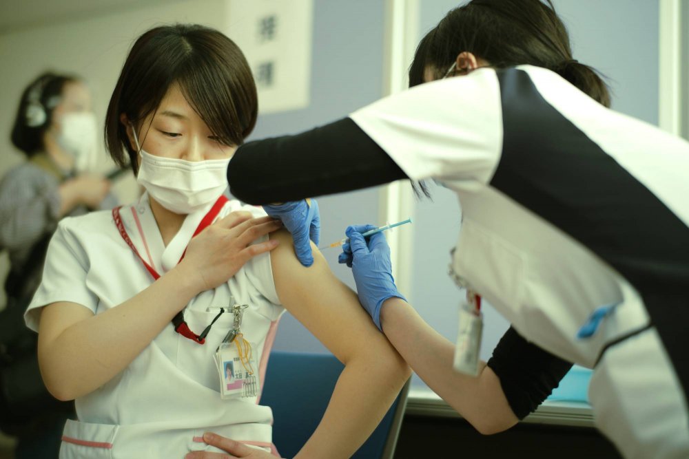 Nhật Bản chi 4,7 tỷ USD từ quỹ dự phòng để mua thêm vaccine ngừa COVID-19