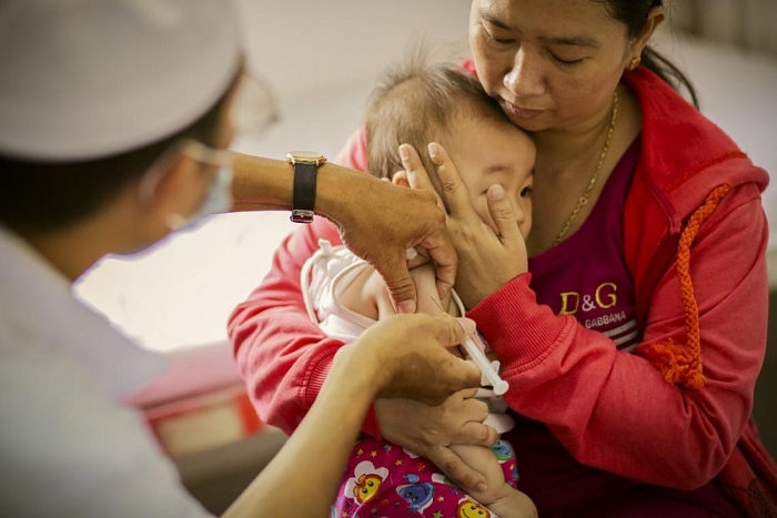 unicef canh bao tinh trang sai lech thong tin ve vaccine