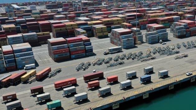 Nhà nhập khẩu hàng đầu của Mỹ xuất chinh tàu riêng để vận chuyển hàng