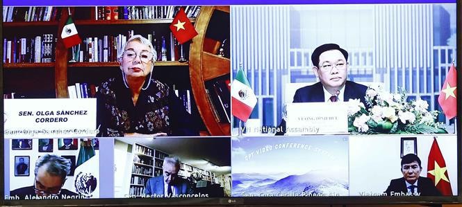 President of the Mexican Senate Olga Sanchez Cordero (L) and National Assembly Chairman Vuong Dinh Hue at the talks on July 18 (Source: VNA)