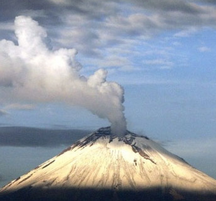 Mexico: Núi lửa phun tro bụi bao phủ thủ đô