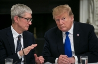 Tổng thống Trump: CEO Apple có lý khi quan ngại về Samsung