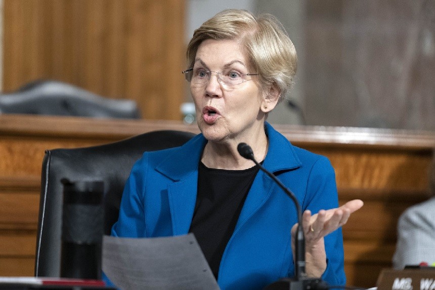 Elizabeth Warren phát biểu trong phiên điều trần của Thượng viện. (Nguồn: AP)