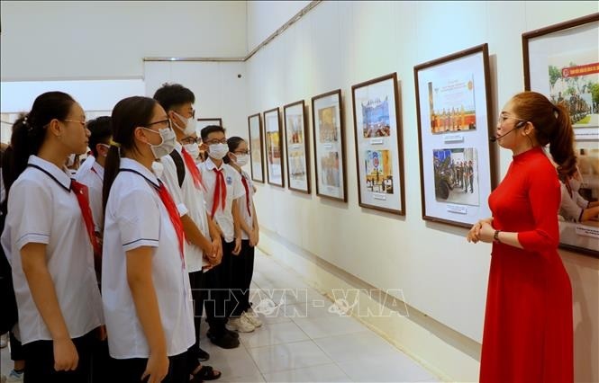 Hai Phong exhibition highlights national development achievements