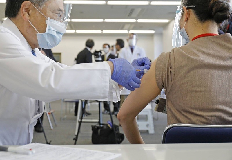 Nhật Bản mở rộng trường hợp được phép tổ chức tiêm vaccine