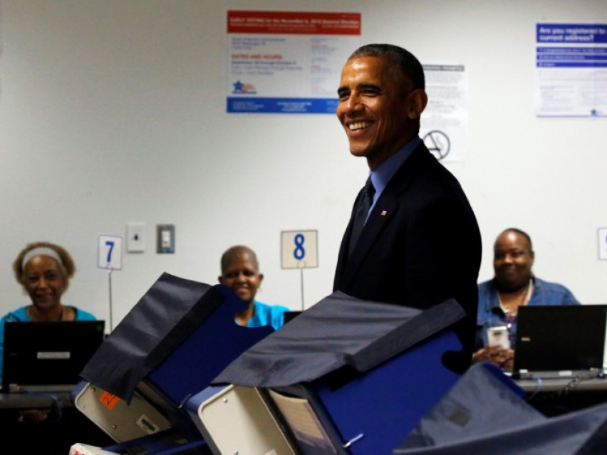 Bầu cử Mỹ 2016: Tổng thống Obama đi bỏ phiếu sớm