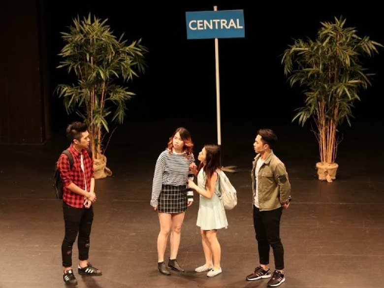 Sinh viên Việt Nam ở Australia gây ấn tượng với "Đi qua mùa gió"