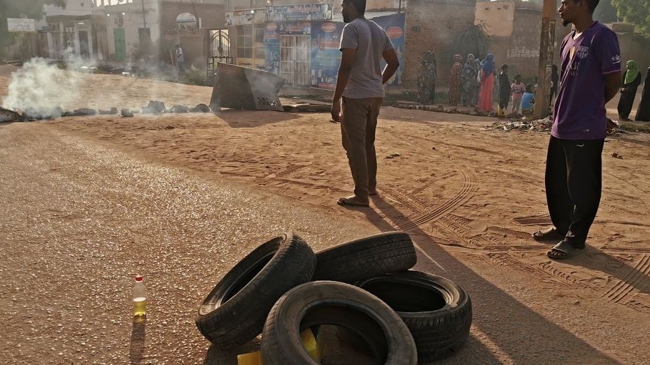 Đảo chính tại Sudan: Nhiều định chế tài chính dọa ngừng viện trợ