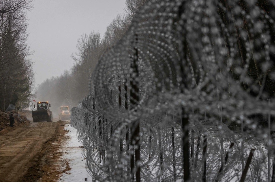 Ba Lan xây dựng xong hàng rào biên giới với Belarus