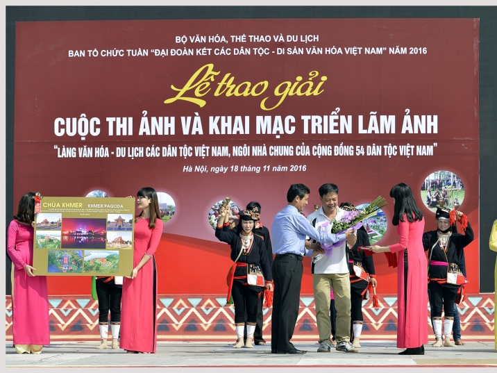 Trao giải cuộc thi ảnh về cộng đồng các dân tộc Việt Nam