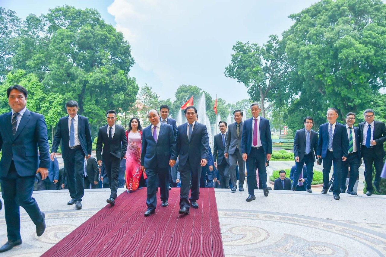 Chủ tịch nước Nguyễn Xuân Phúc gặp mặt thân mật và làm việc với Bộ Ngoại giao nhân dịp Kỷ niệm 77 năm Ngày thành lập Ngành