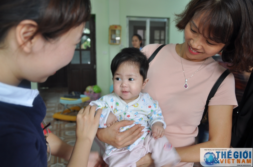 cuc quan tri tai vu trao qua tu thien cho nguoi gia va tre khuyet tat tai ba vi