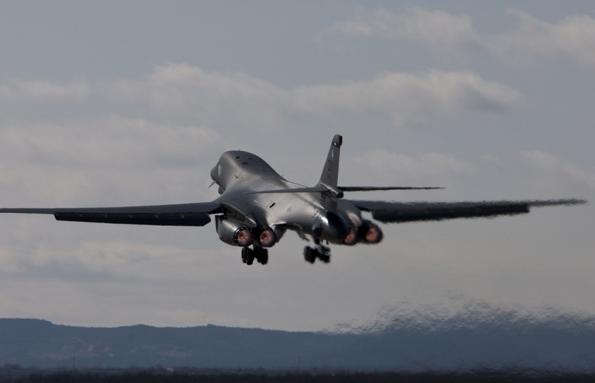 Mỹ tạm ngừng hoạt động toàn bộ máy bay ném bom tàng hình B-1