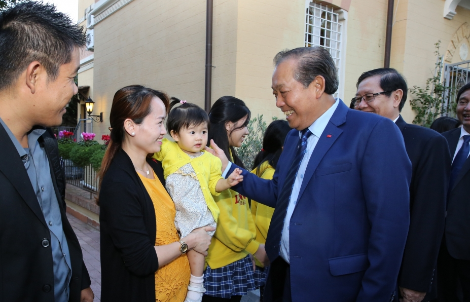 Phó Thủ tướng Trương Hòa Bình gặp gỡ cộng đồng người Việt tại Italy