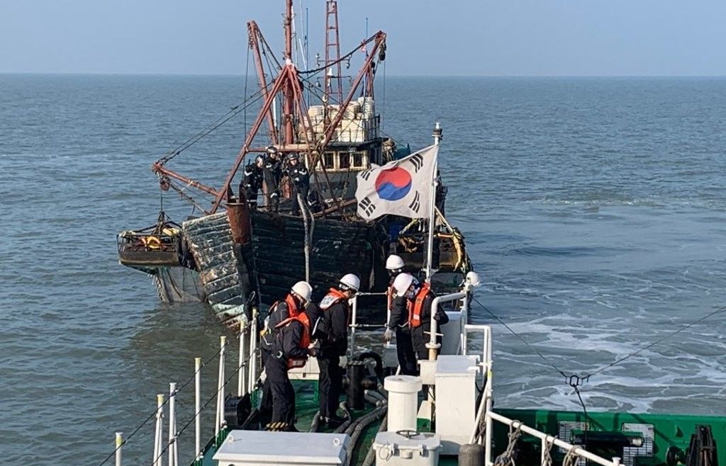 Hàn Quốc bắt giữ tàu cá Trung Quốc đánh bắt trái phép