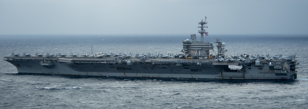 (1.30) Tàu sân bay Mỹ USS Theodore Roosevelt hoạt động trên Biển Đông. (Ảnh: Hải quân Mỹ)