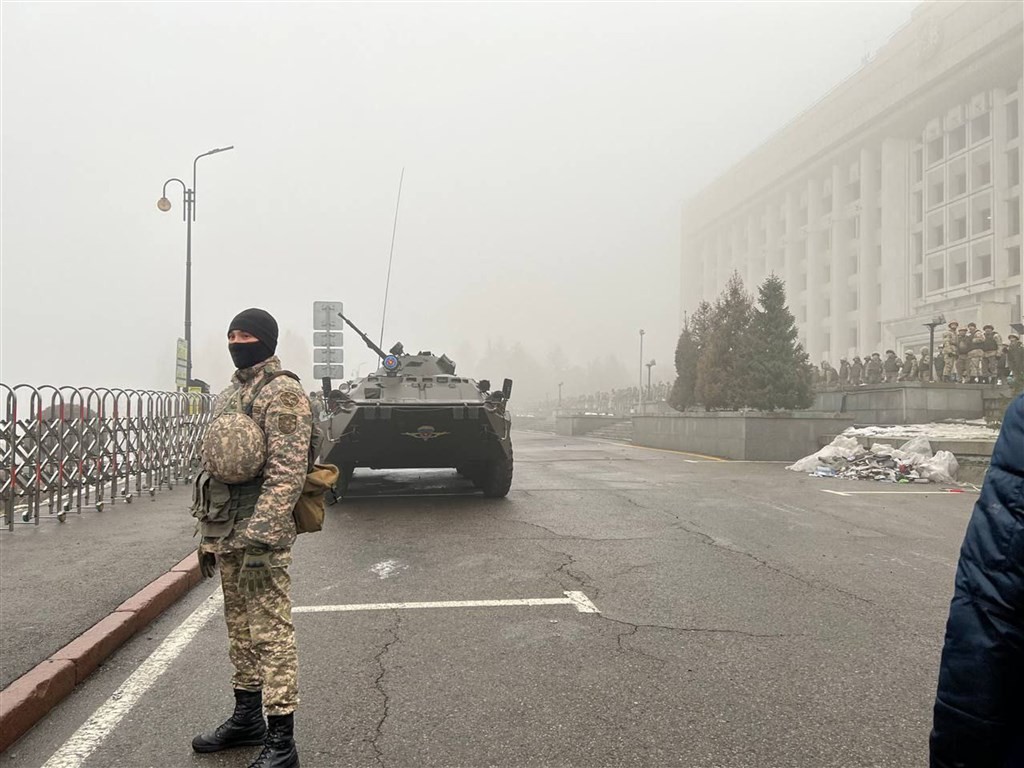 (01.09) Lực lượng an ninh quốc gia Kazakhstan đã kiểm soát hoàn toàn tình hình trên hầu hết lãnh thổ đất nước. (Nguồn: Ruetir)