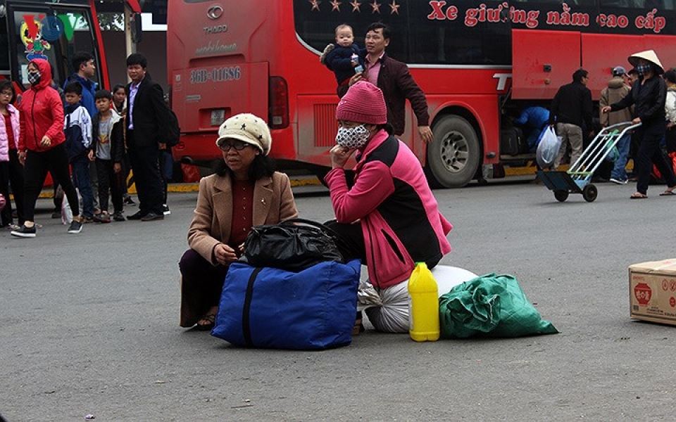 nguoi dan do ve ha noi sau ky nghi tet nguyen dan