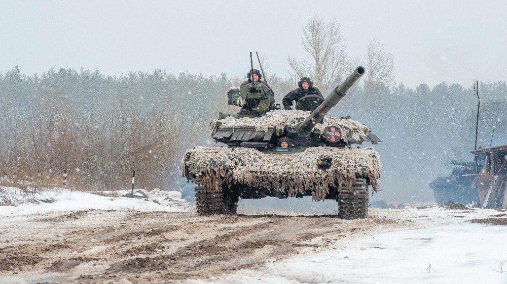 Phương Tây dọa trừng phạt vì Ukraine, Nga nói ‘không quan tâm’