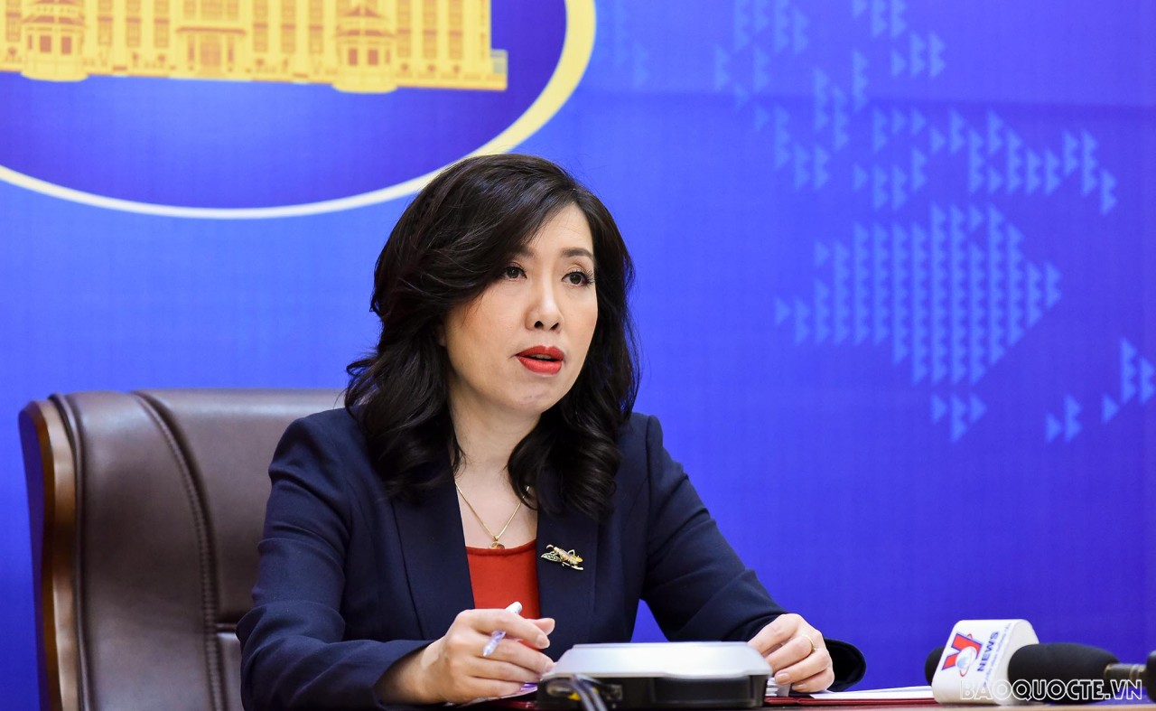 (03.03) Người phát ngôn Bộ Ngoại giao Lê Thị Thu Hằng trả lời câu hỏi tại họp báo thường kỳ ngày 3/3/2022. (Ảnh: Nguyễn Hồng)