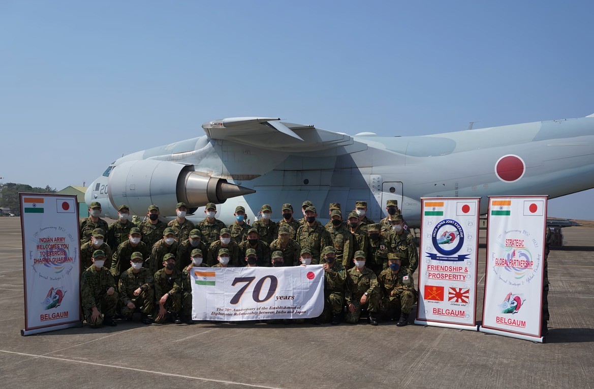 (03.23) Lực lượng Phòng vệ Nhật Bản và Quân đội Ấn Độ vừa tổ chức tập trận chung thường niên “Ex Dharma Guardian-2022” từ ngày 27/2/2022 đến 10/3/2022 tại tỉnh Belgaum, bang Karnakata, Ấn Độ. (Nguồn: PTI)