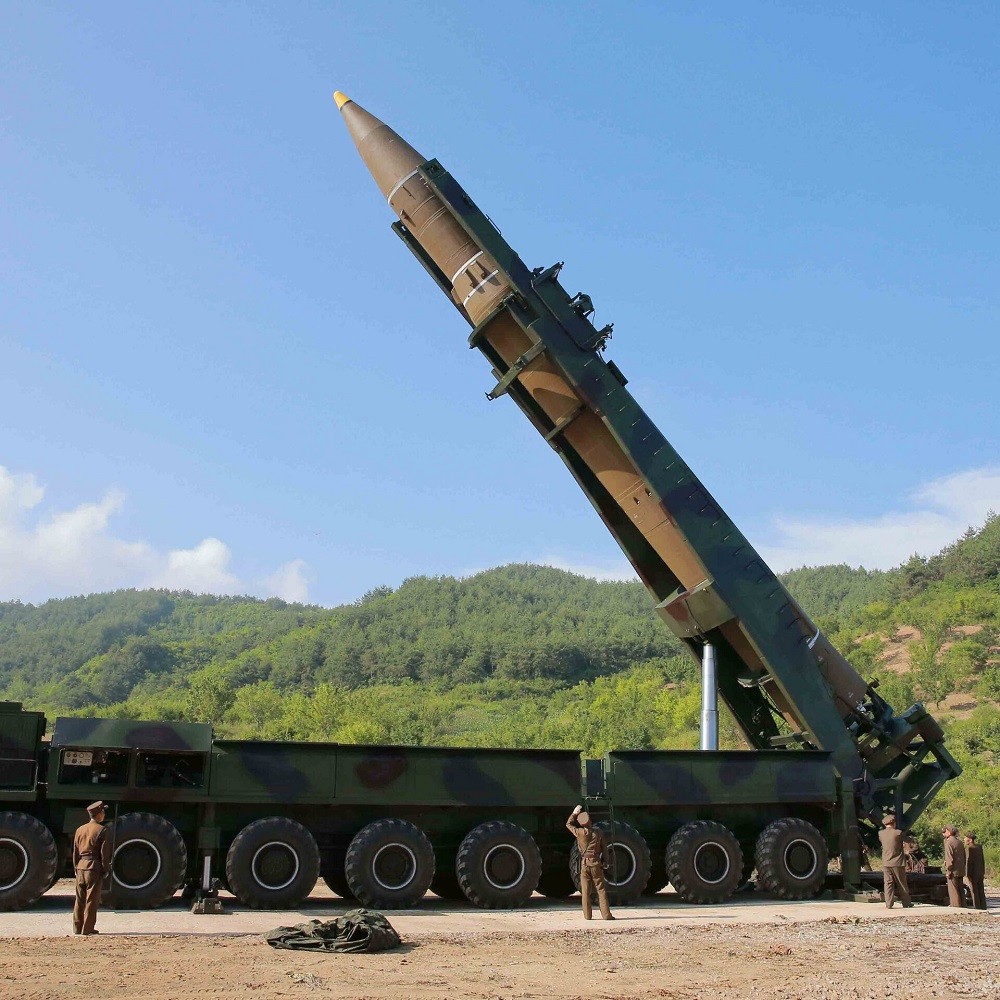 (03.24) Triều Tiên được cho là dã thử tên lửa đạn đạo xuyên lục địa Hwasong-17. (Nguồn: Reuters/KCNA)