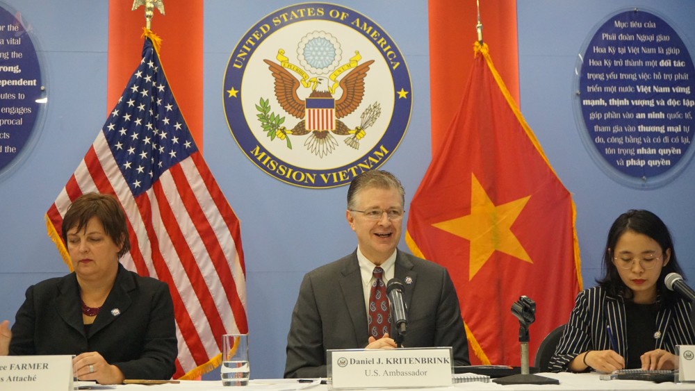 (04.07) Đại sứ Hoa Kỳ tại Việt Nam Daniel Kritenbrink trả lời tại họp báo nhân dịp sắp kết thúc nhiệm kỳ. (Ảnh: Hương Ly)