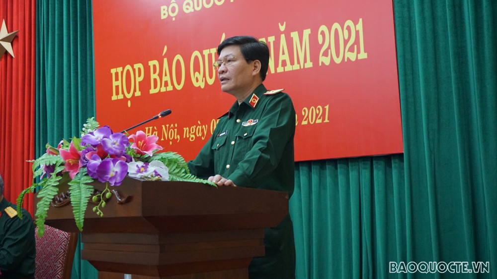 Cục trưởng Cục Quân Y, Thiếu tướng Nguyễn Xuân Kiên phát biểu về công tác phòng chống dịch Covid-19 của Bộ Quốc phòng tại họp báo ngày 9/4. (Ảnh: Minh Quân)
