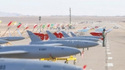 Mỹ-Iran: ‘Khoe’ UAV bám tàu Mỹ, Iran nhắn gửi thông điệp
