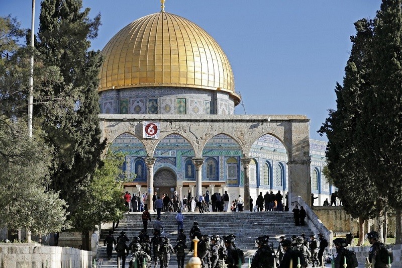 (04.15) Đụng độ đã nổ ra giữa người Palestine và cảnh sát Israel tại một khu vực thánh địa ở Jerusalem ngày 15/4. (Nguồn: AFP)