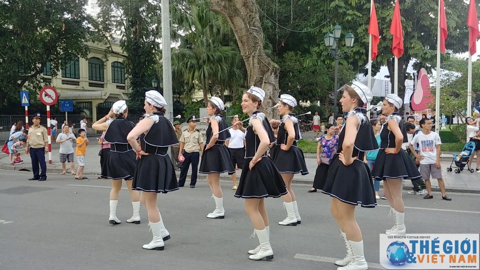 trai nghiem mot thoang nuoc bi giua long ha noi