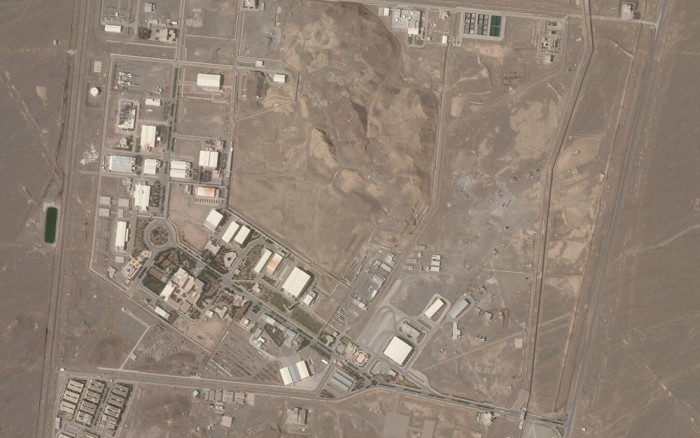 (05.11) Hiện trường vụ nổ tại cơ sở hạt nhân Natanz (Iran), được cho là có bàn tay của phía Israel. (Nguồn: Reuters)
