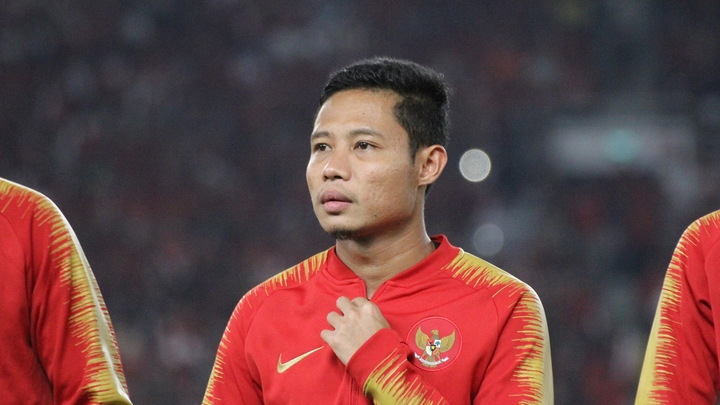 (05.30) Tiền vệ người Indonesia Evan Dimas từng có kỷ niệm không đẹp trong lần chạm trán với Văn Hậu của đội tuyển Việt Nam. (Nguồn Goal)