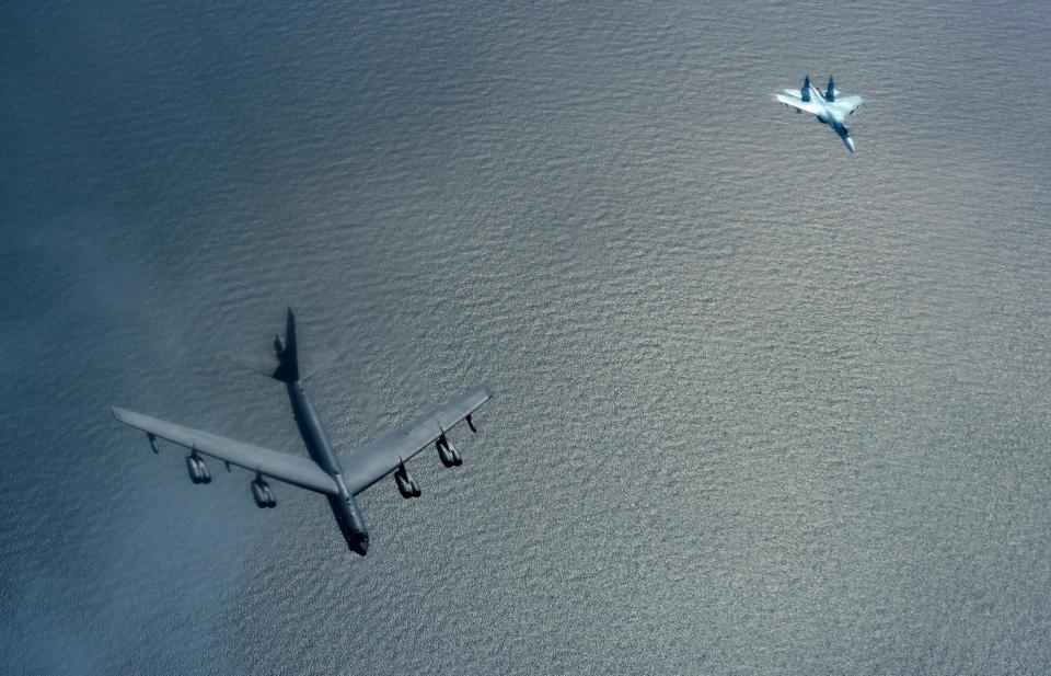 Mỹ công bố hình ảnh máy bay Nga chặn B-52