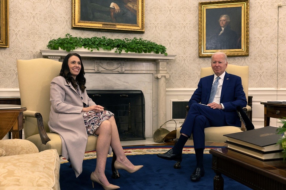 (05.31) (06.01) Tổng thống Mỹ Joe Biden tiếp Thủ tướng New Zealand Jacinda Ardern ngày 31/5 tại Nhà Trắng. (Nguồn: Reuters)