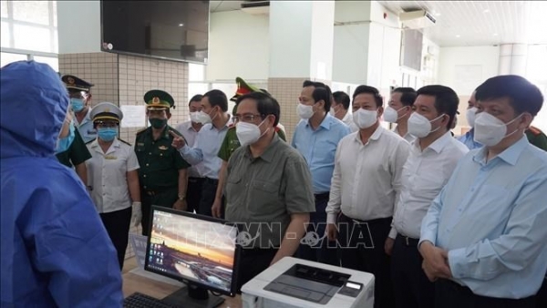 Prime Minister asked Tay Ninh, Long An to strengthen COVID-19 prevention, control
