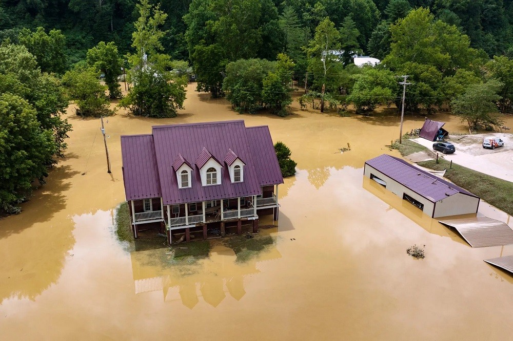 (07.31) Bang Kentucky (Mỹ) đang phải trải qua đợt lũ lụt nghiêm trọng. (Nguồn: New York Times)
