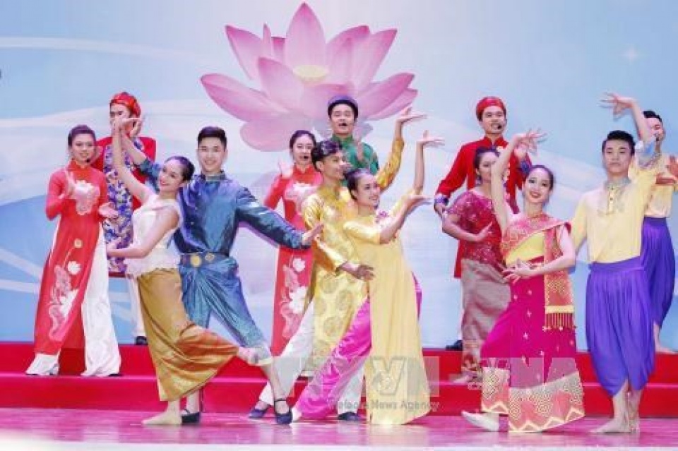 vietnamese cambodian youths vow to step up links