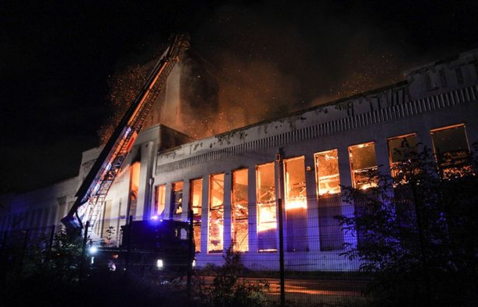 Hỏa hoạn tại các công trình nổi tiếng ở Anh và Brazil