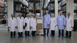 Russian company presents COVID-19 treatment drug to Viet Nam