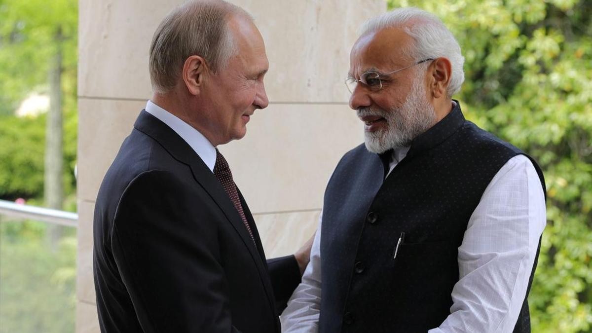 Tổng thống Nga Vladimir Putin và Thủ tướng Ấn Độ Narendra Modi đã có cuộc điện đàm 45 phút hồi cuối tháng 8. (Nguồn: BusinessToday.in)