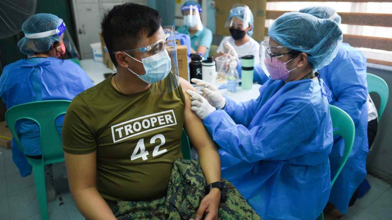 (09.26) Philippines đang đẩy mạnh tiêm chủng nhằm sớm kiểm soát dịch Covid-19. (Nguồn: Reuters)