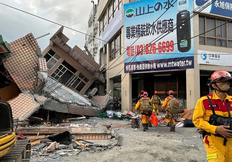 (09.18) Các trận động đất liên tiếp đã khiến nhiều cơ sở hạ tầng ở Đài Loan (Trung Quốc) sập hoặc hư hại nghiêm trọng, khiến nhiều người dân gặp nguy hiểm. (Nguồn: AP)
